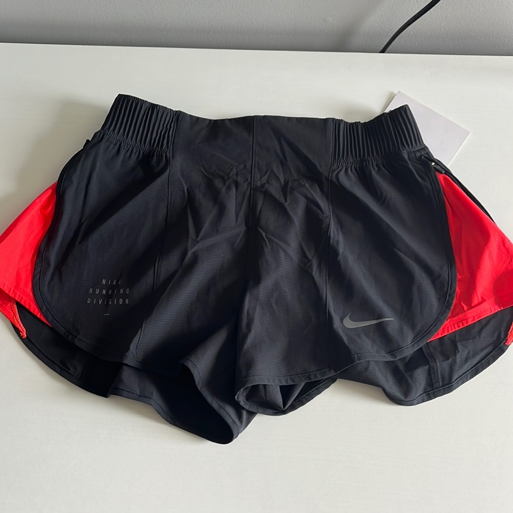 NEW Nike Women Run Division Tempo Luxe Running Shorts